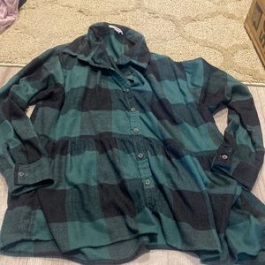 American eagle flannel size small, black and green